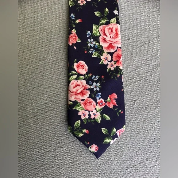 Express Silk Floral Tie - Picture 2 of 4